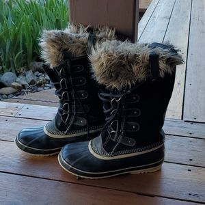 Sorel Womens Boots size 9